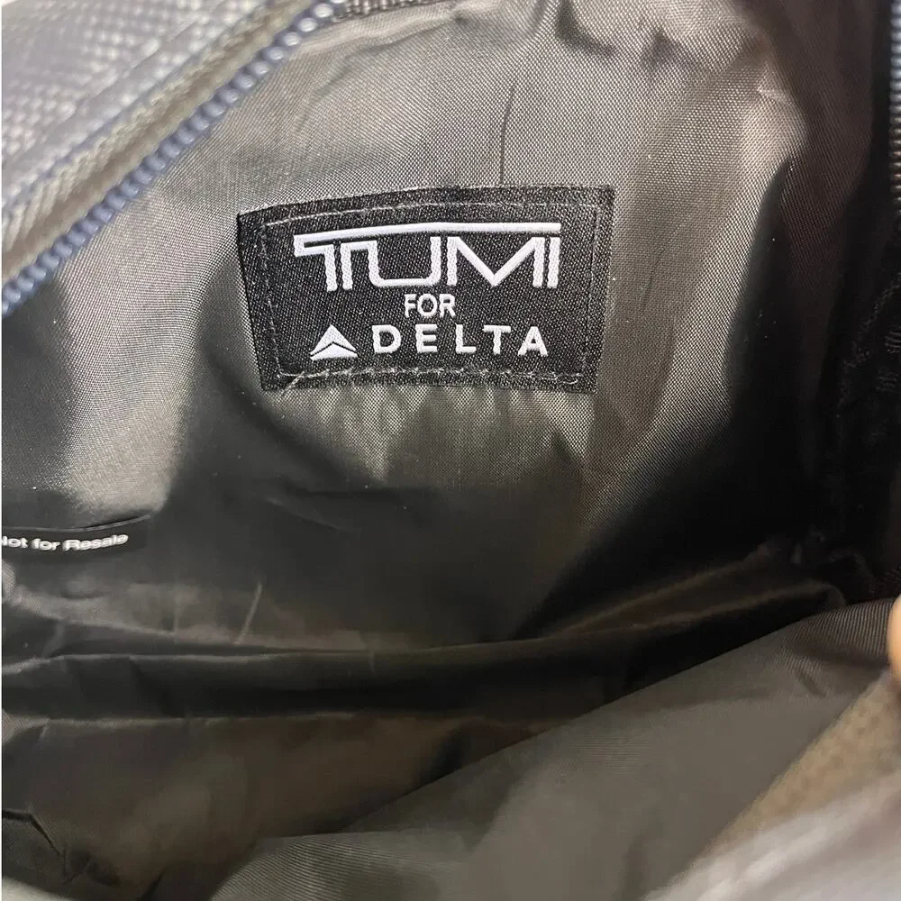 Tumi for Delta Small Cosmetic Bag Gray